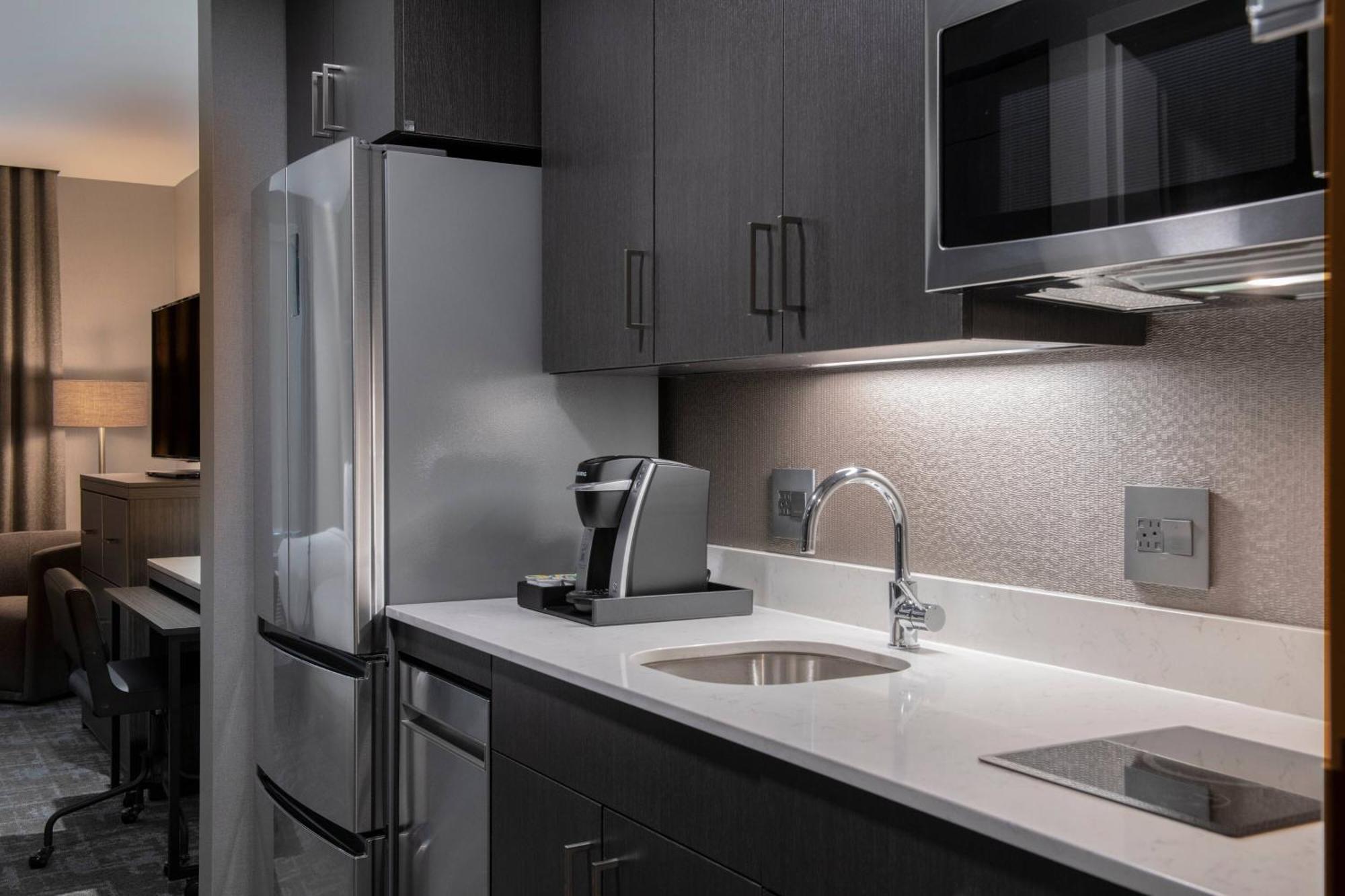 Towneplace Suites By Marriott Boston メドフォード エクステリア 写真