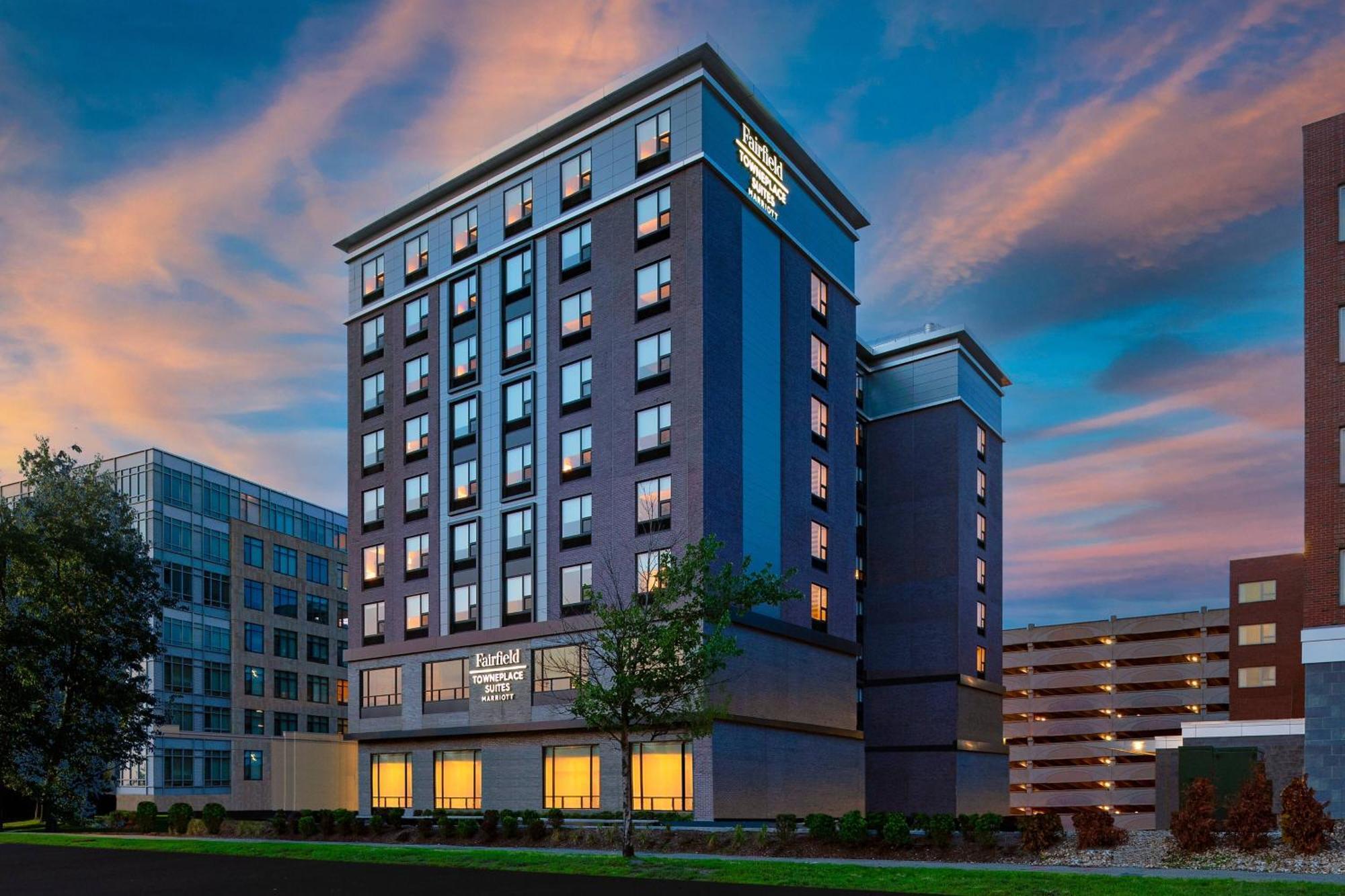 Towneplace Suites By Marriott Boston メドフォード エクステリア 写真